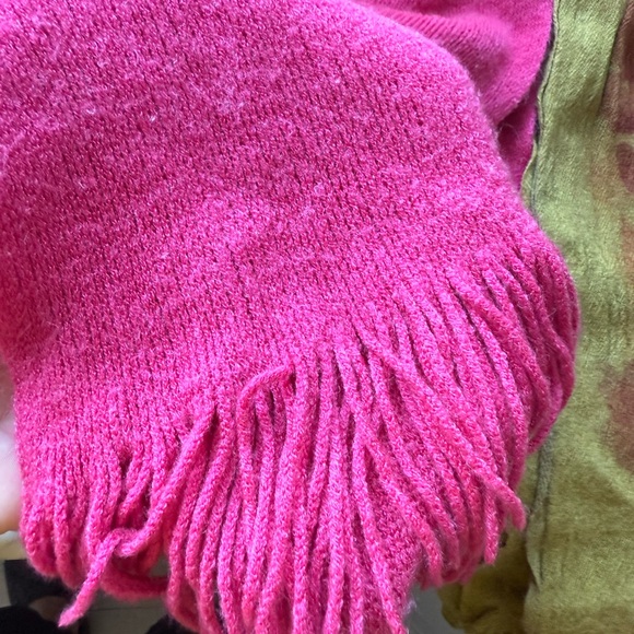 Winter Scarf Bundle – Hot Pink Fringe & Hand-Dyed Green Wool Look - Picture 2 of 3
